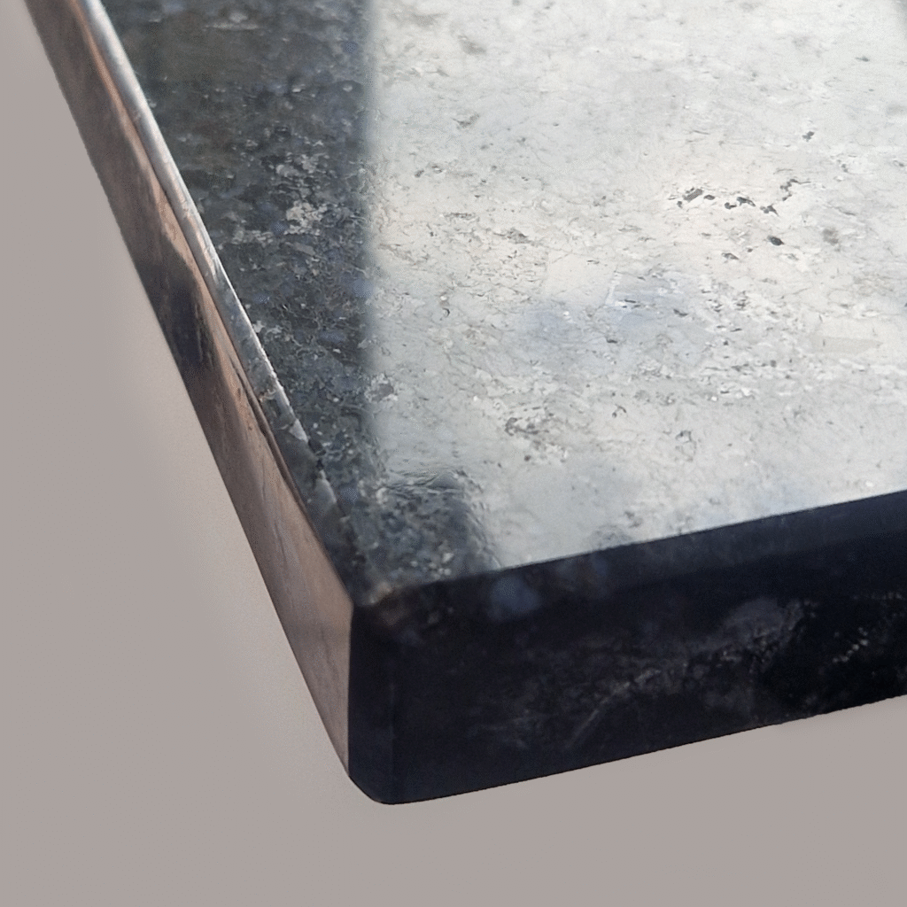 prosty - Parapety z Granitu i Marmuru Parapet granitowy Nero Antracyt prosty